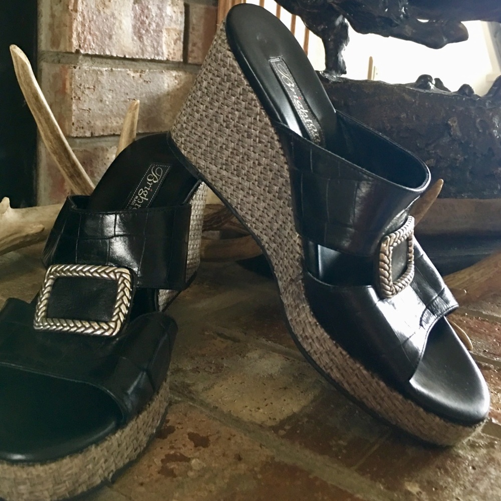 Brighton wedge sandals w buckle